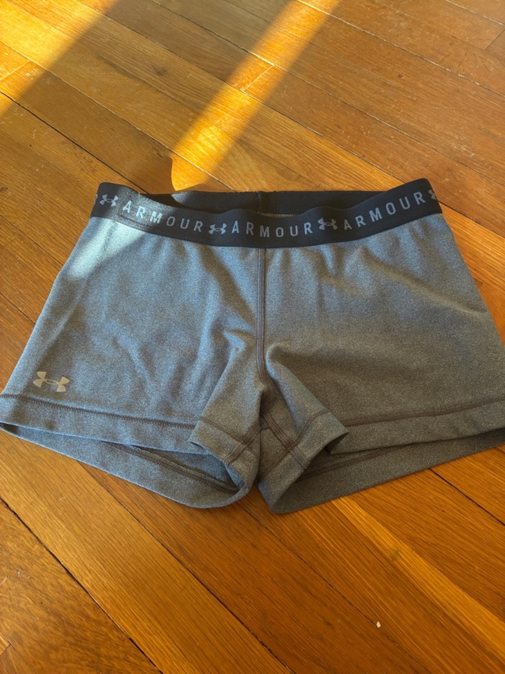 *SOLD* Under Armour Spandex Gray Biker Shorts